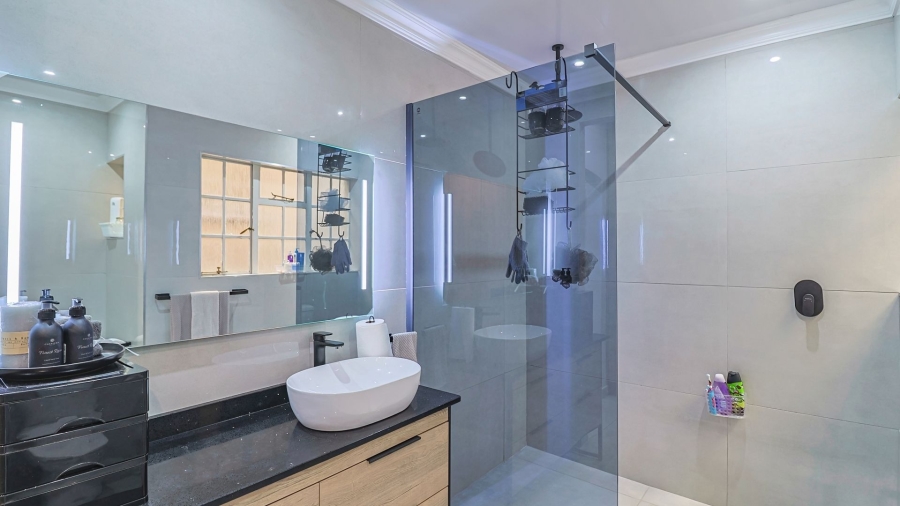 3 Bedroom Property for Sale in Safari Gardens North West